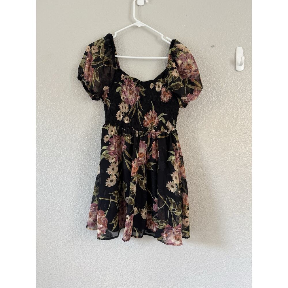 Black Floral Lily Rose Mini Dress Size M Lined Smocked Waist Puff Sleeve EUC - Picture 4 of 7